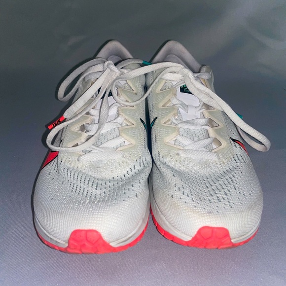 Ultra Light NIKE Zoom running shoes - Picture 2 of 8